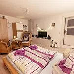 Apartment Urlaubsmagie - Muehlrad - Sauna & Saisonaler Pool Sebnitz