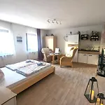 Zi2 - Urlaubsmagie - Flussblickwohnung Mit Pool& Sauna Apartment *